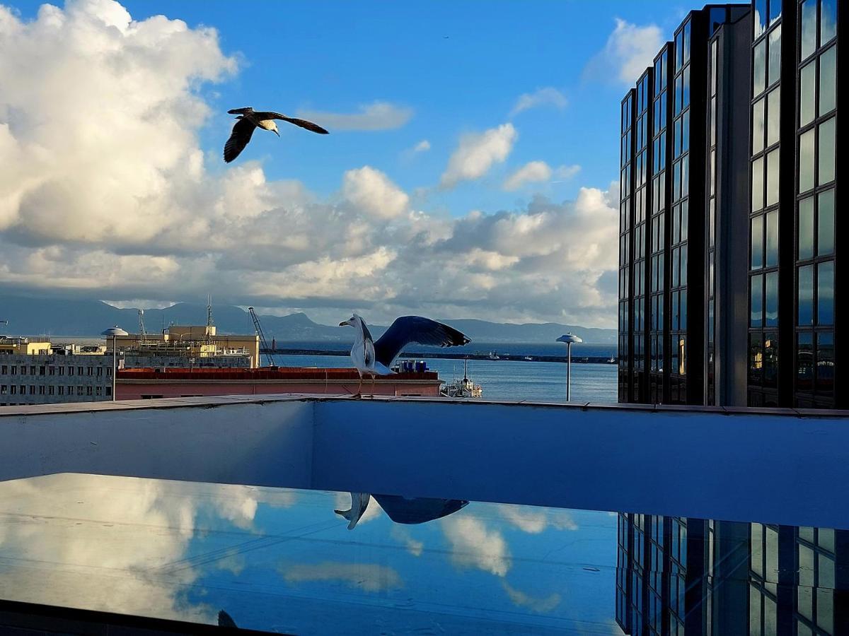 Asteco E Cielo Apartment Napoli Bagian luar foto