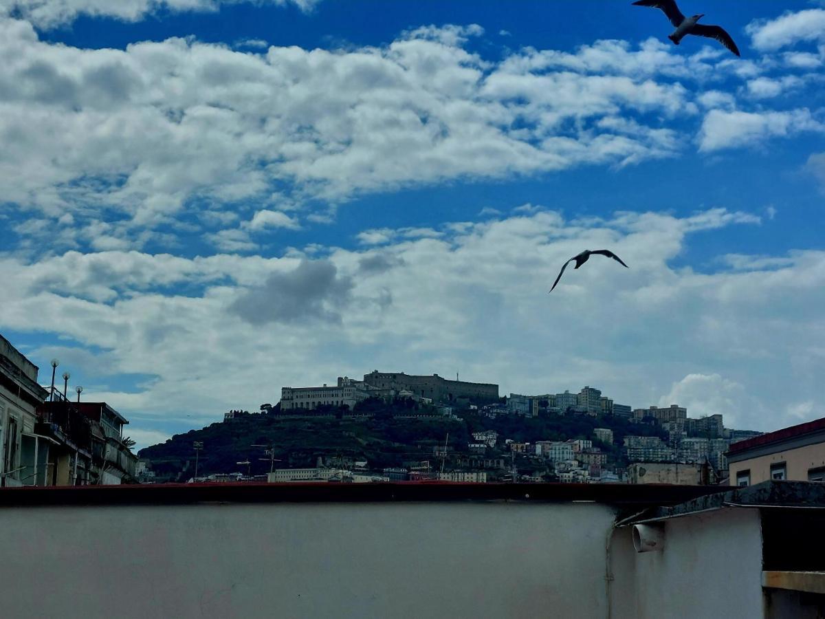 Asteco E Cielo Apartment Napoli Bagian luar foto