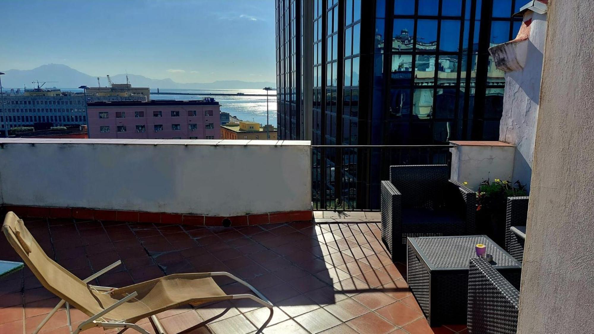 Asteco E Cielo Apartment Napoli Bagian luar foto